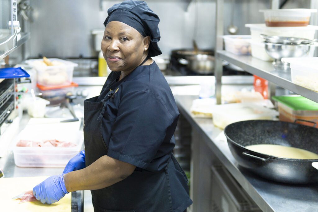 coronavirus.hospital cook cooking for hospitalized patients